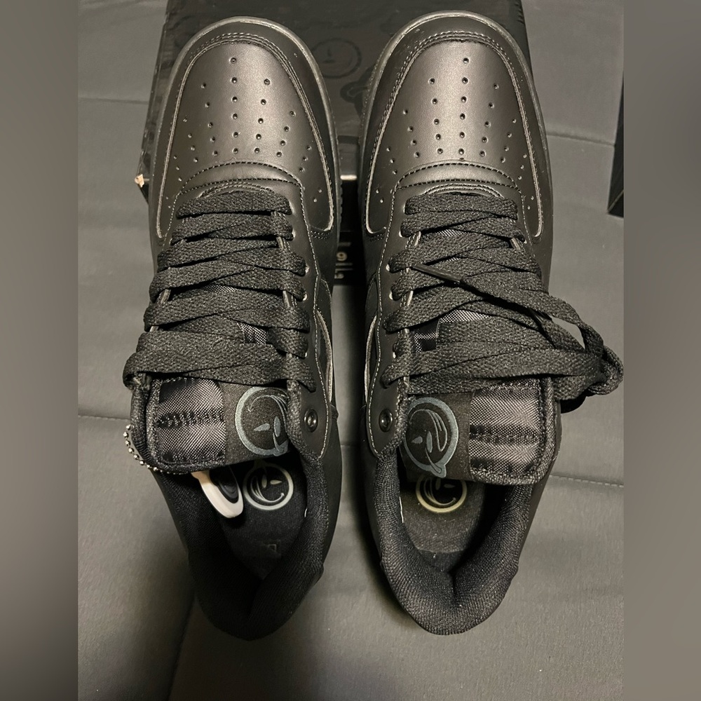 YUMS black shoe. BNIB